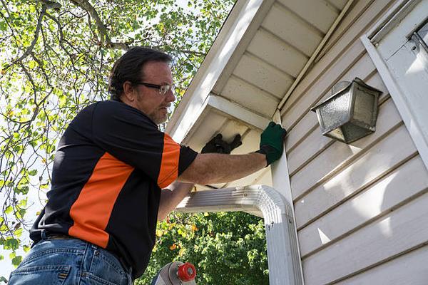 Top Questions to Ask Your Siding Contractor in Overland Park